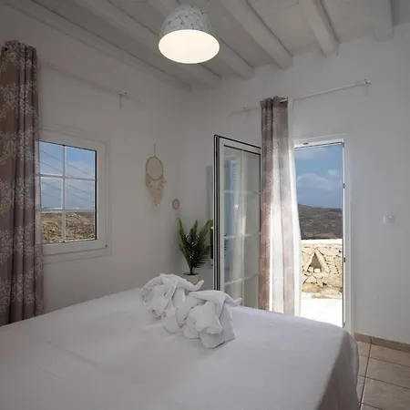 1 Bd Gorgeous Rustic Cave With Dreamy Shared Pool